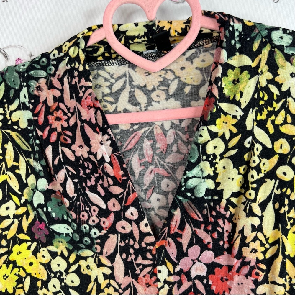 Cable & gauge tank top vibrant Floral V-Neck Blouse Multicolor flowers - Picture 5 of 10